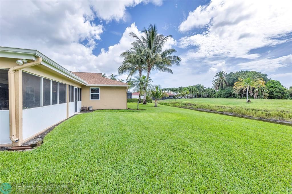 For Sale: $600,000 (4 beds, 2 baths, 2019 Square Feet)