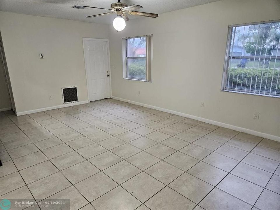 Active With Contract: $1,650 (1 beds, 1 baths, 3801 Square Feet)