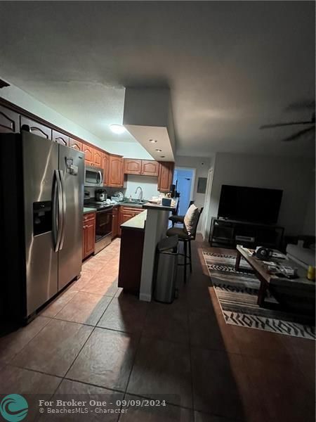 For Rent: $1,800 (1 beds, 1 baths, 588 Square Feet)