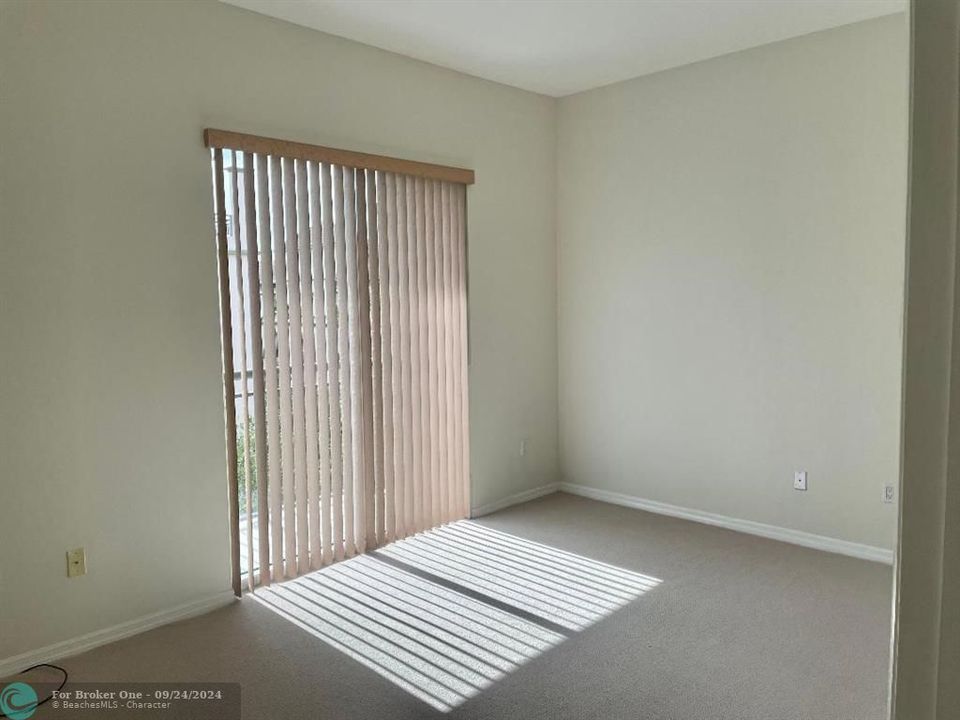 Active With Contract: $3,300 (2 beds, 2 baths, 1582 Square Feet)