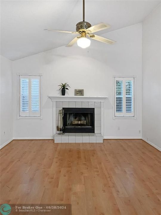 Active With Contract: $2,550 (3 beds, 2 baths, 1873 Square Feet)