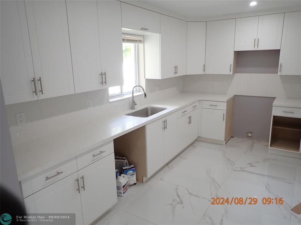 Activo con contrato: $619,900 (3 camas, 2 baños, 1609 Pies cuadrados)