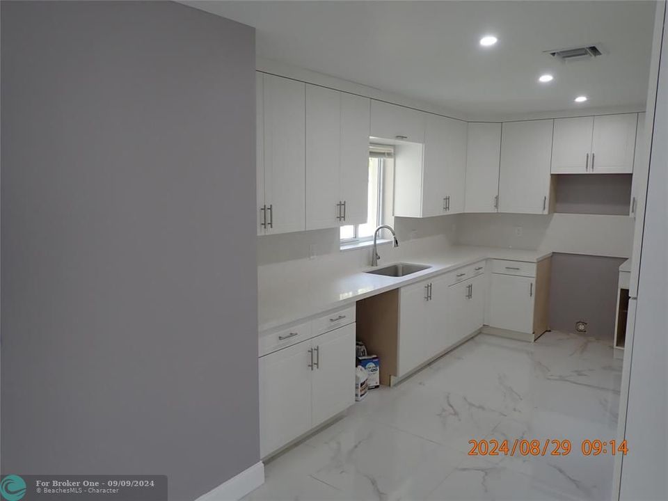 Activo con contrato: $619,900 (3 camas, 2 baños, 1609 Pies cuadrados)