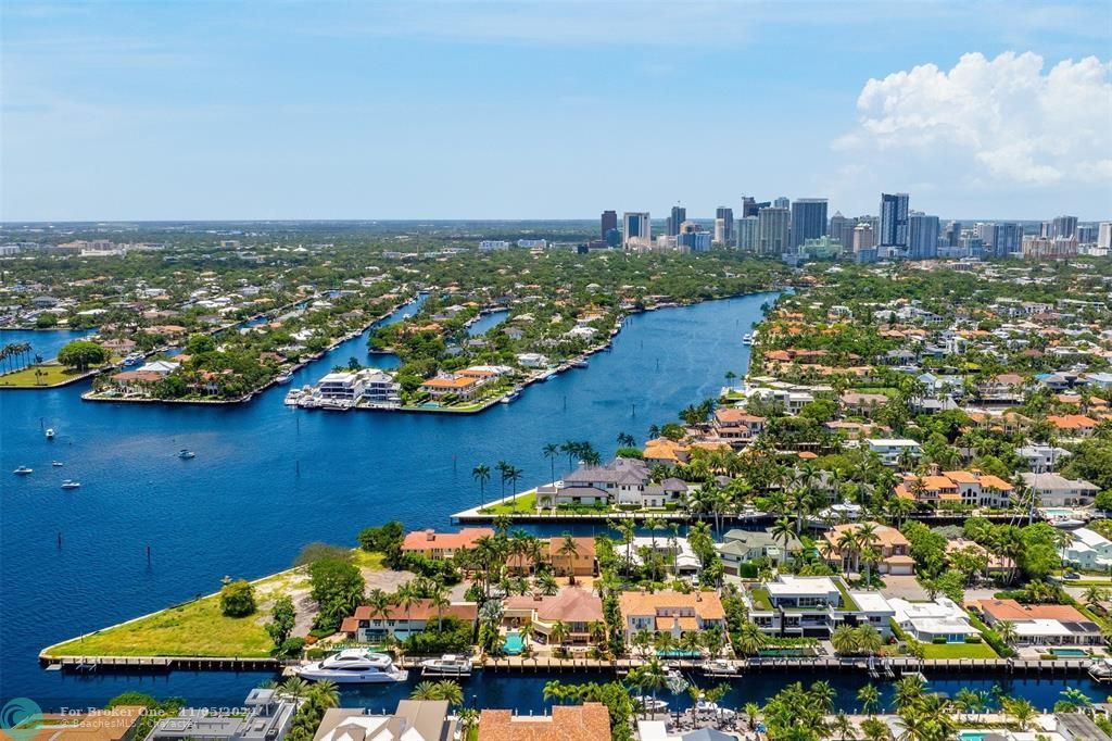 Active With Contract: $4,499,000 (3 beds, 2 baths, 4282 Square Feet)