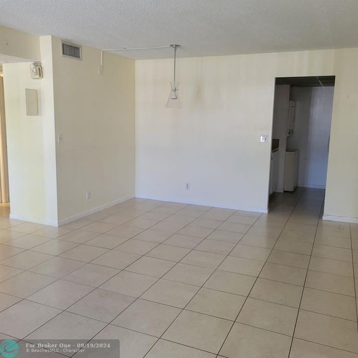 Active With Contract: $1,700 (2 beds, 2 baths, 768 Square Feet)