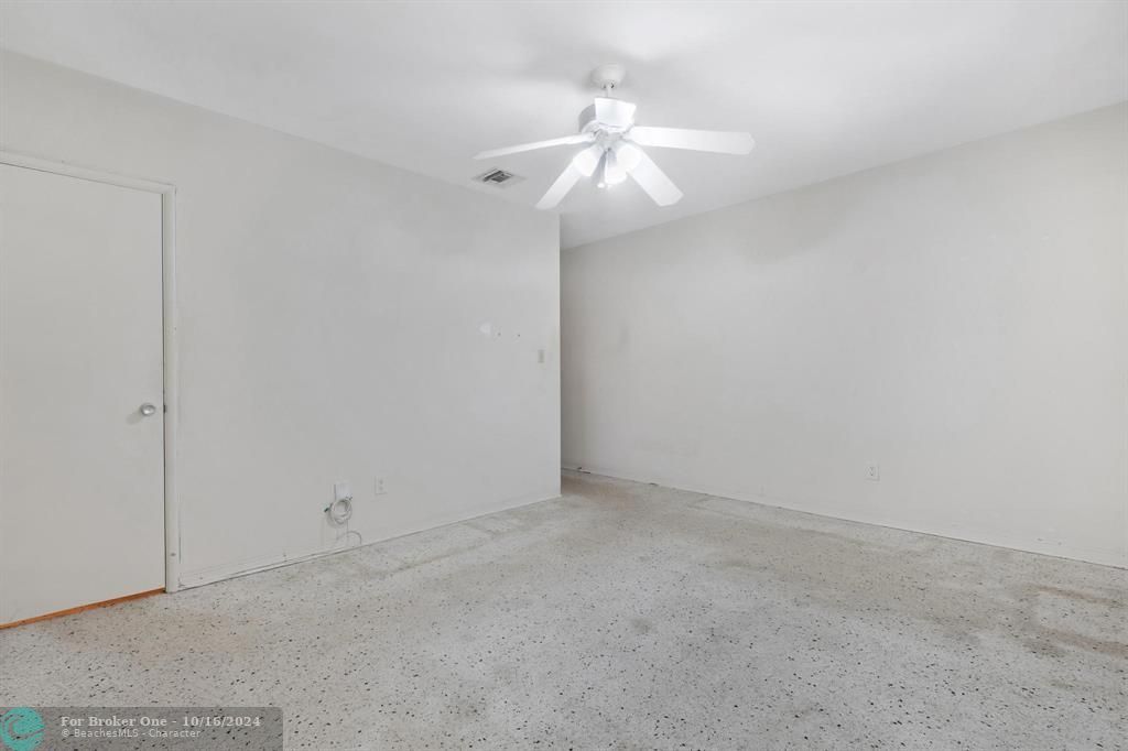 Recently Sold: $430,000 (2 beds, 2 baths, 1368 Square Feet)