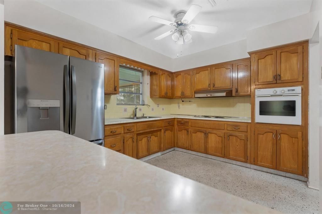 Recently Sold: $430,000 (2 beds, 2 baths, 1368 Square Feet)