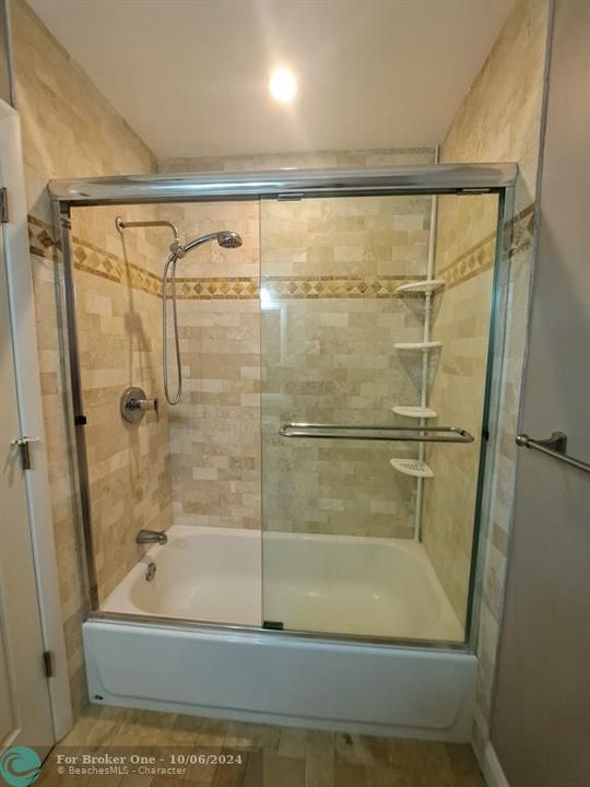 В аренду: $1,950 (2 спален, 2 ванн, 840 Квадратных фут)