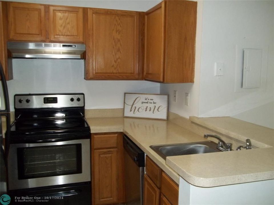 For Rent: $1,750 (1 beds, 1 baths, 862 Square Feet)