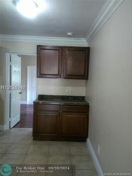 For Sale: $2,300 (3 beds, 2 baths, 1806 Square Feet)