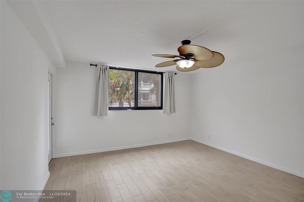 For Sale: $485,000 (2 beds, 2 baths, 1047 Square Feet)