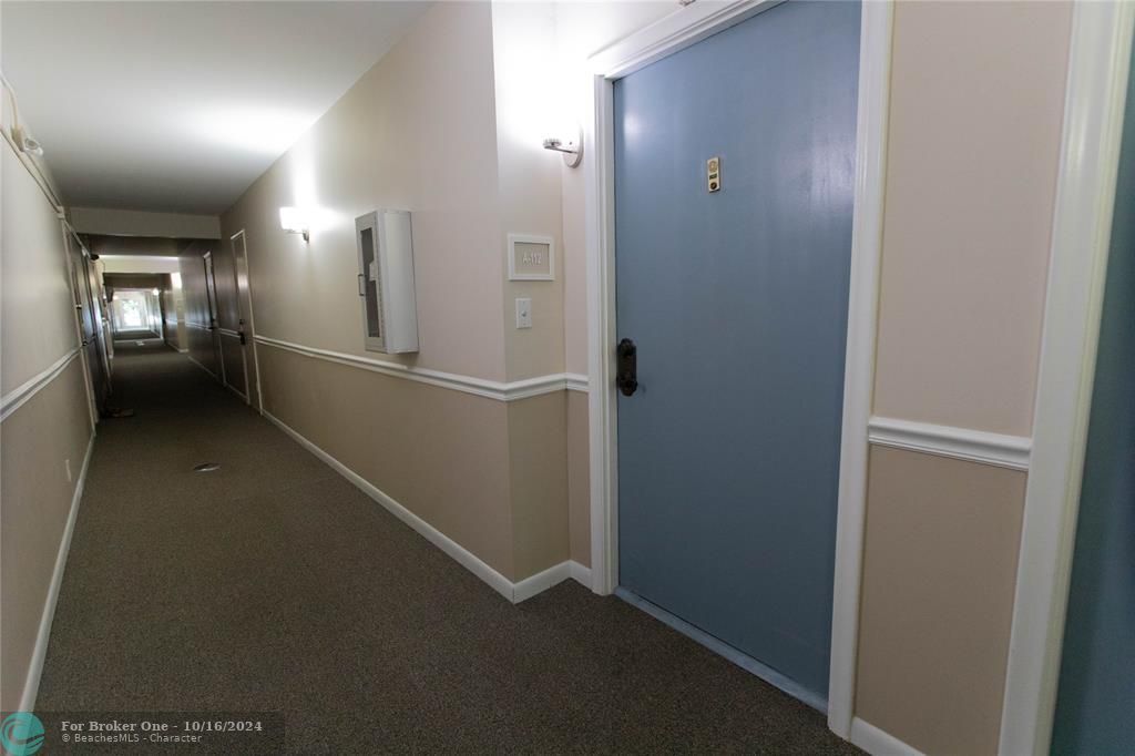 For Sale: $167,000 (1 beds, 1 baths, 750 Square Feet)