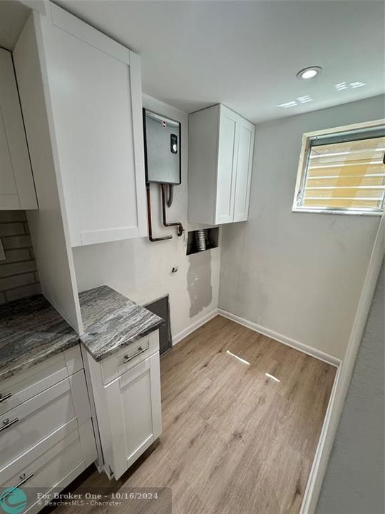 For Sale: $424,500 (2 beds, 1 baths, 1035 Square Feet)