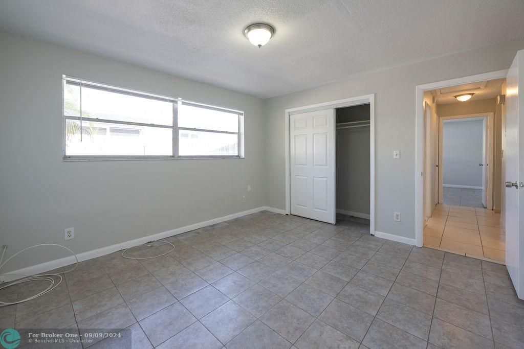 Active With Contract: $3,000 (3 beds, 2 baths, 1599 Square Feet)