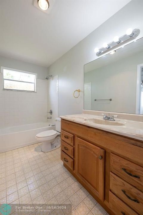 Active With Contract: $3,000 (3 beds, 2 baths, 1599 Square Feet)