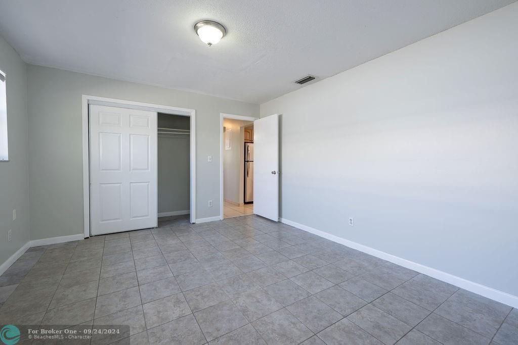 Active With Contract: $3,000 (3 beds, 2 baths, 1599 Square Feet)