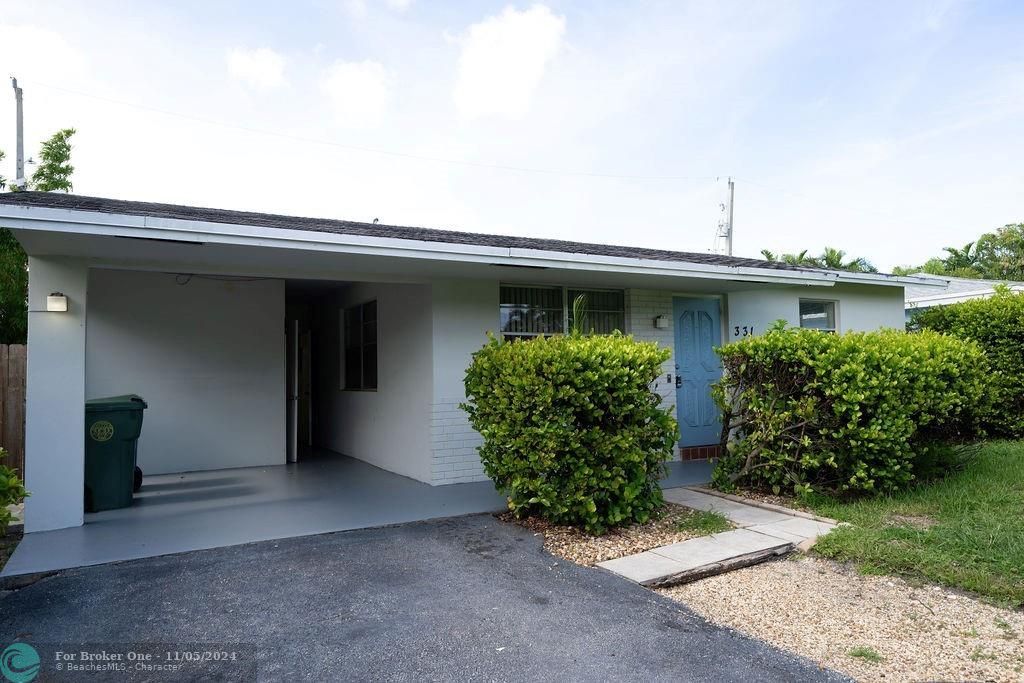 Active With Contract: $3,000 (3 beds, 2 baths, 1599 Square Feet)