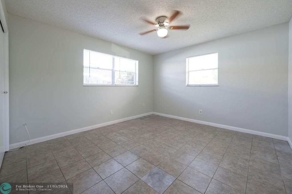 Active With Contract: $3,000 (3 beds, 2 baths, 1599 Square Feet)