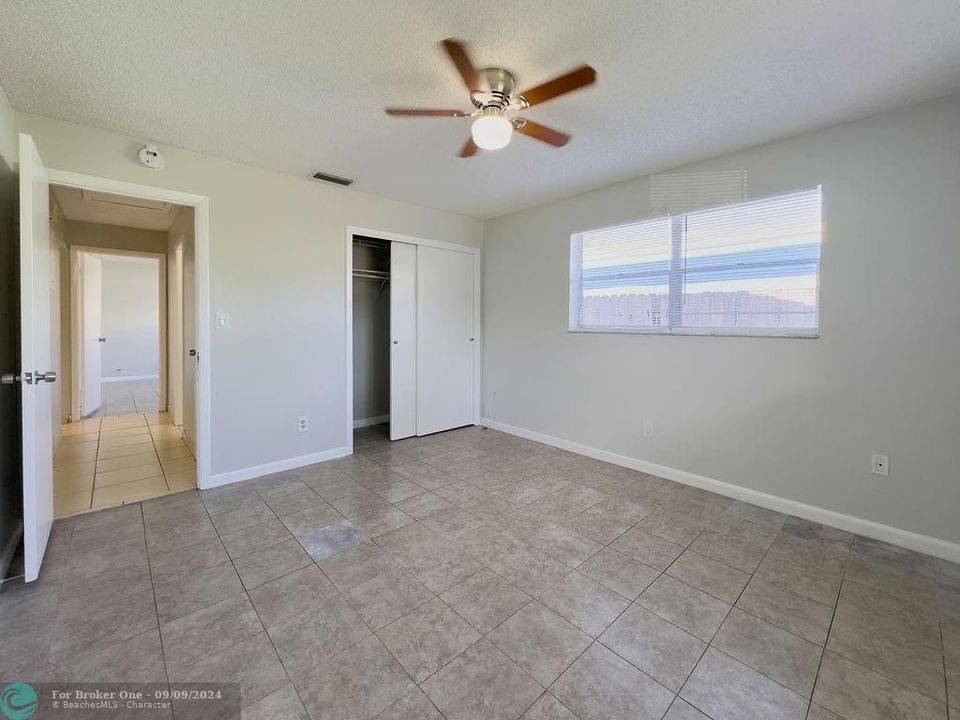 Active With Contract: $3,000 (3 beds, 2 baths, 1599 Square Feet)