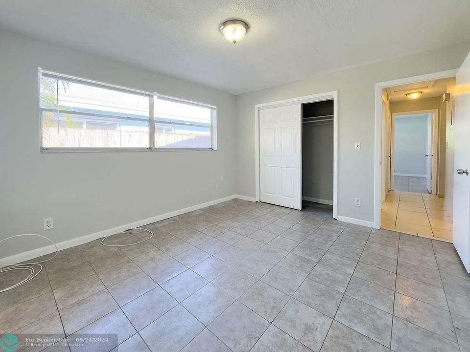 Active With Contract: $3,000 (3 beds, 2 baths, 1599 Square Feet)