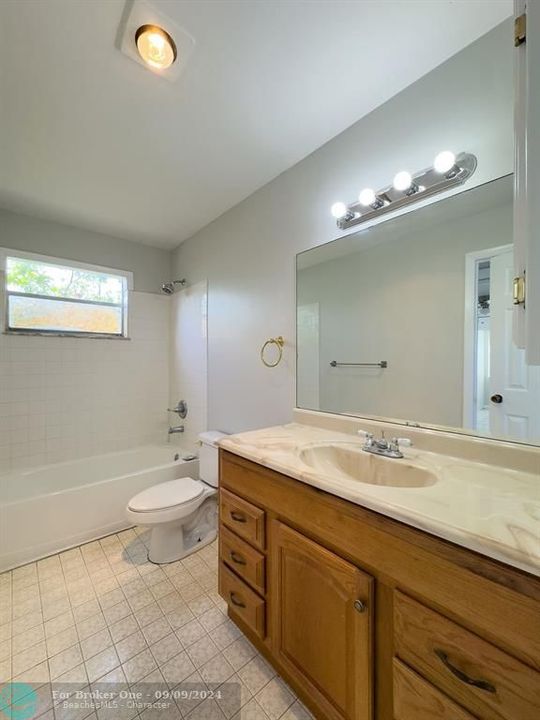 Active With Contract: $3,000 (3 beds, 2 baths, 1599 Square Feet)