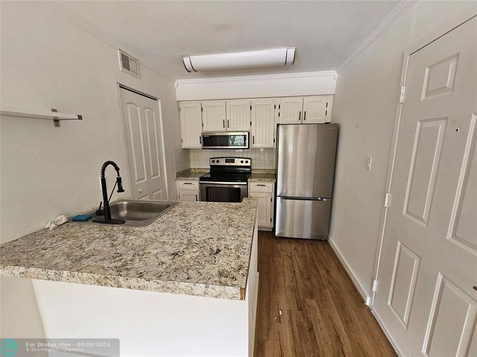 Recently Rented: $1,770 (1 beds, 1 baths, 650 Square Feet)