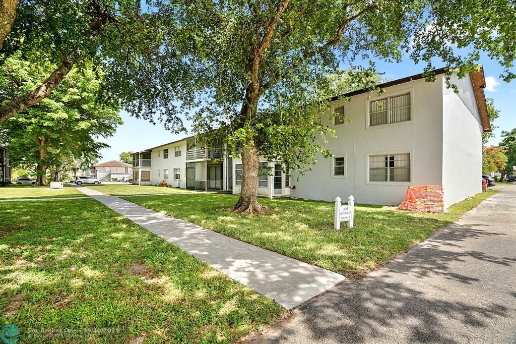 Active With Contract: $99,900 (1 beds, 1 baths, 738 Square Feet)