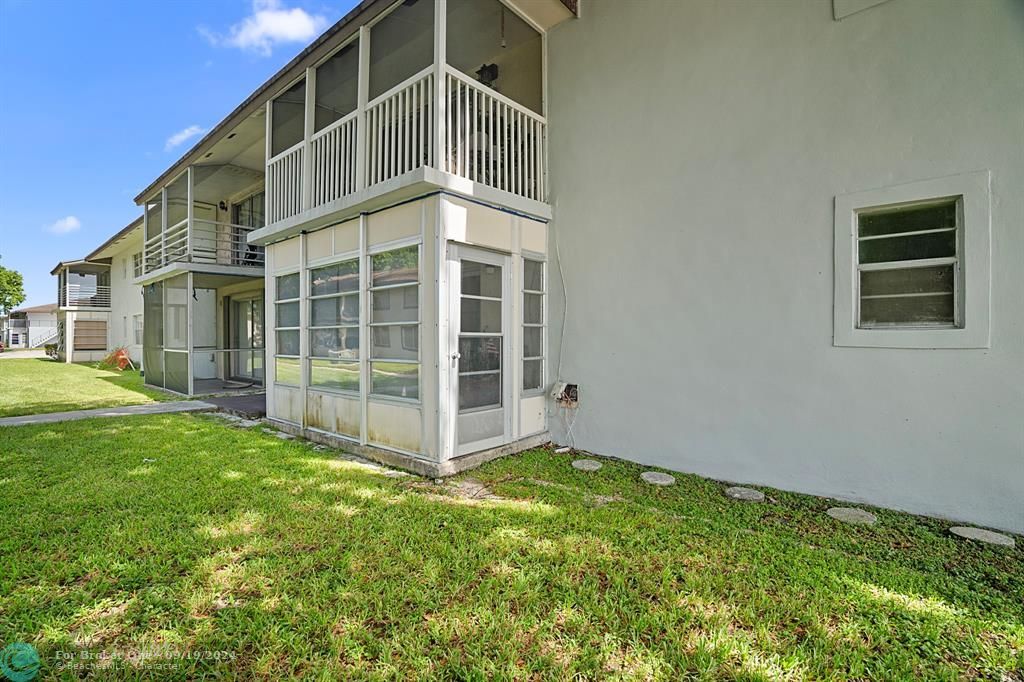 Active With Contract: $99,900 (1 beds, 1 baths, 738 Square Feet)