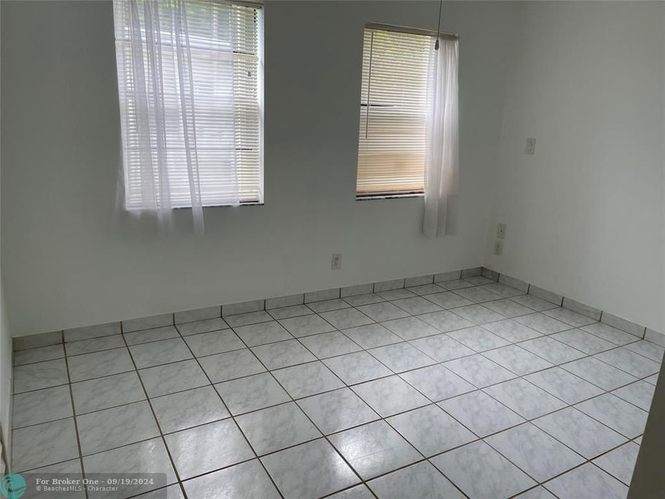 For Sale: $2,695 (3 beds, 2 baths, 2656 Square Feet)