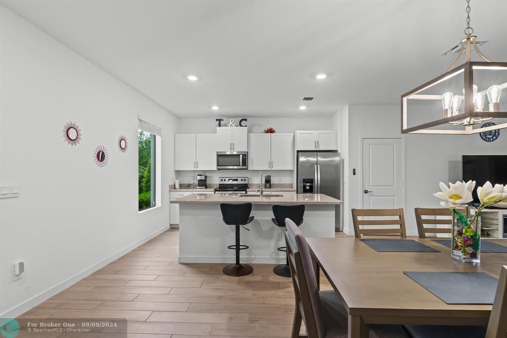 Recently Sold: $597,500 (3 beds, 2 baths, 1844 Square Feet)