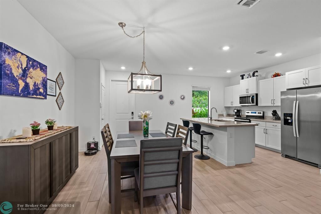 Recently Sold: $597,500 (3 beds, 2 baths, 1844 Square Feet)