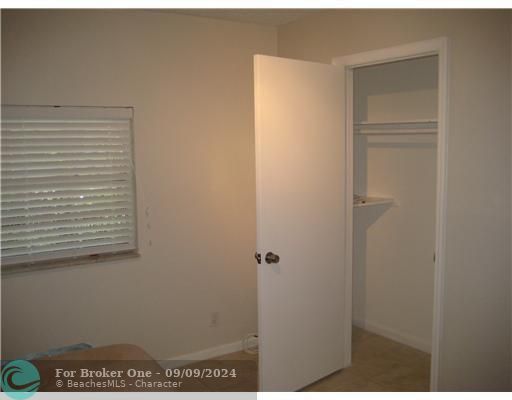 For Sale: $229,900 (1 beds, 1 baths, 728 Square Feet)