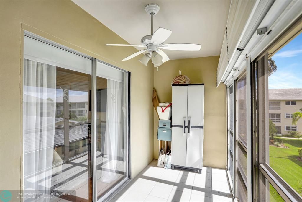 Active With Contract: $165,000 (1 beds, 1 baths, 700 Square Feet)