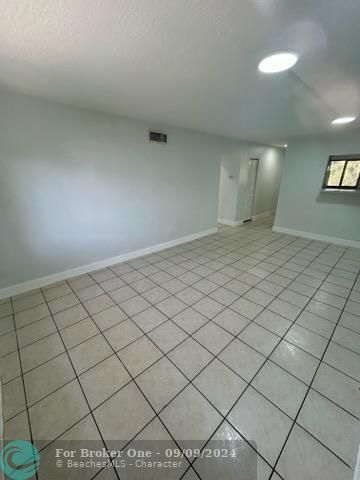 For Rent: $1,900 (2 beds, 1 baths, 25006 Square Feet)