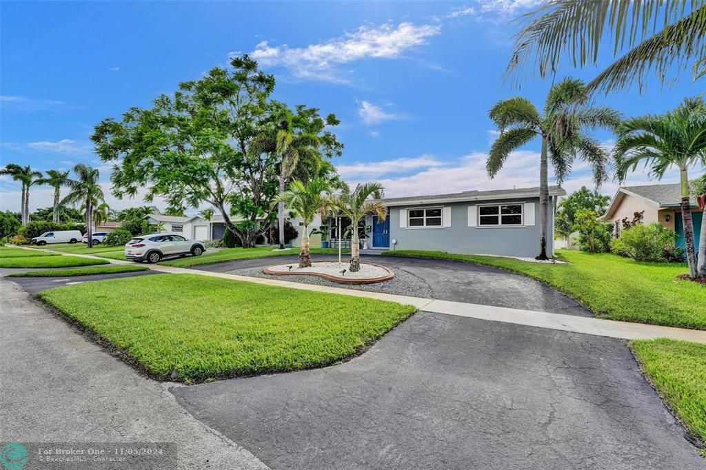 For Sale: $789,000 (3 beds, 2 baths, 1918 Square Feet)