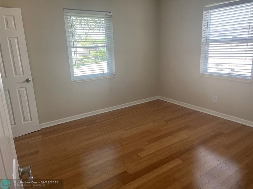 Active With Contract: $2,300 (2 beds, 2 baths, 816 Square Feet)