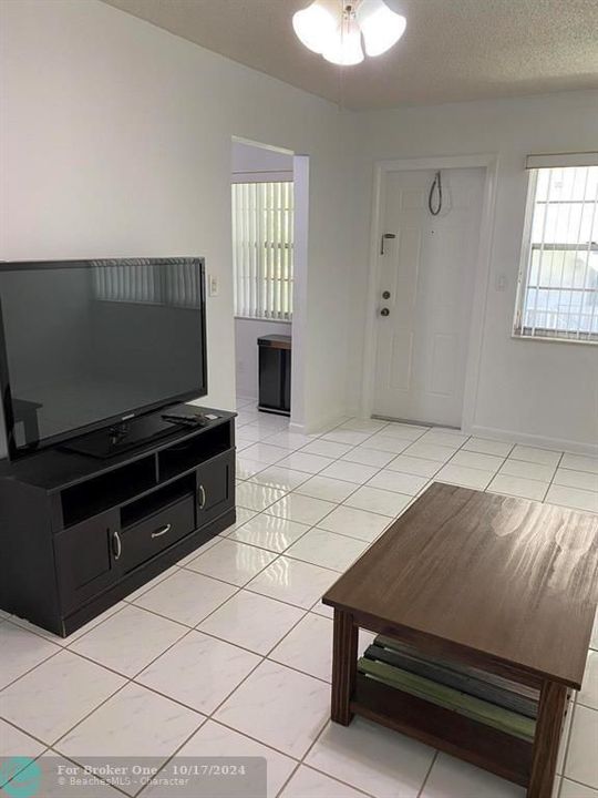 For Rent: $1,750 (1 beds, 1 baths, 552 Square Feet)