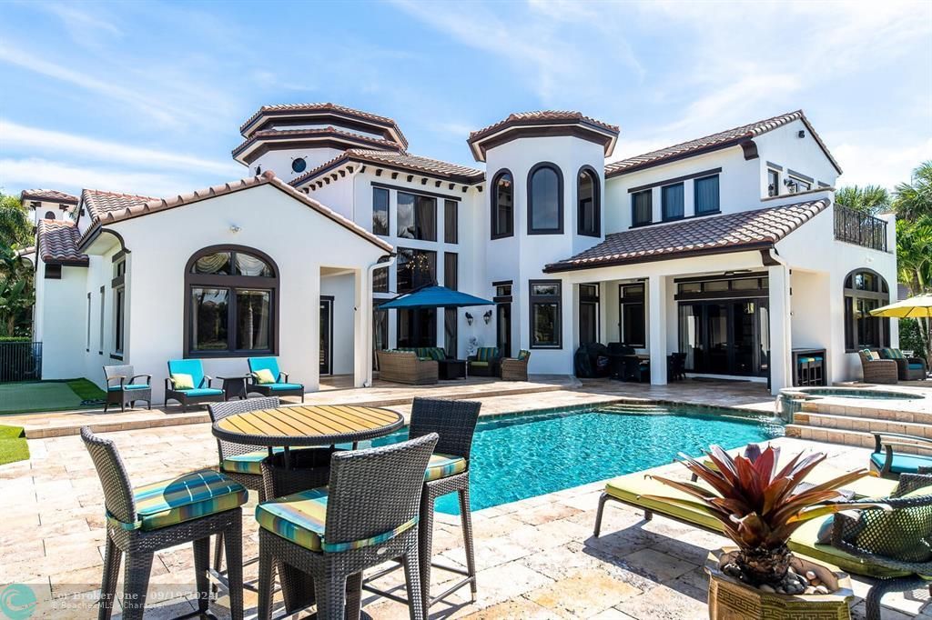 For Sale: $2,899,900 (6 beds, 5 baths, 5948 Square Feet)