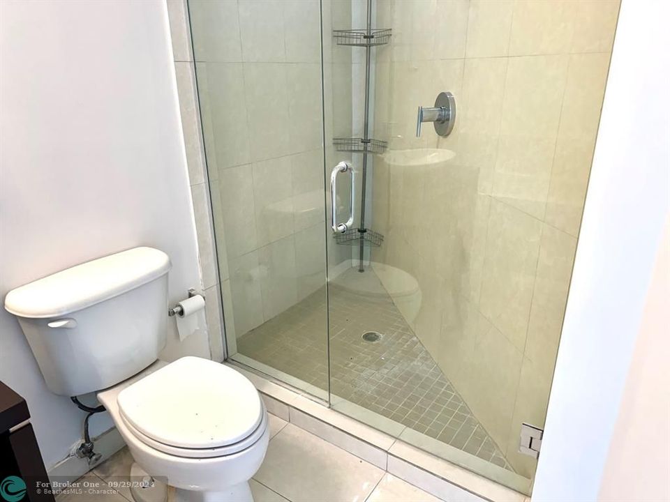 Active With Contract: $4,100 (2 beds, 2 baths, 1363 Square Feet)