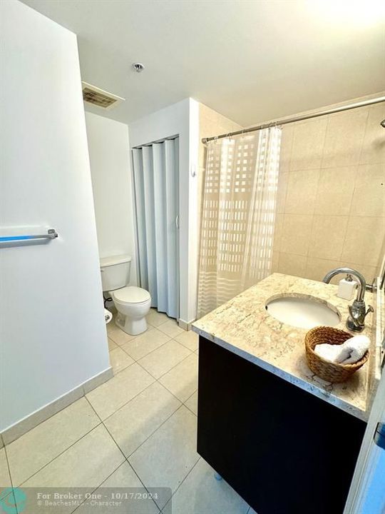 Active With Contract: $4,100 (2 beds, 2 baths, 1363 Square Feet)