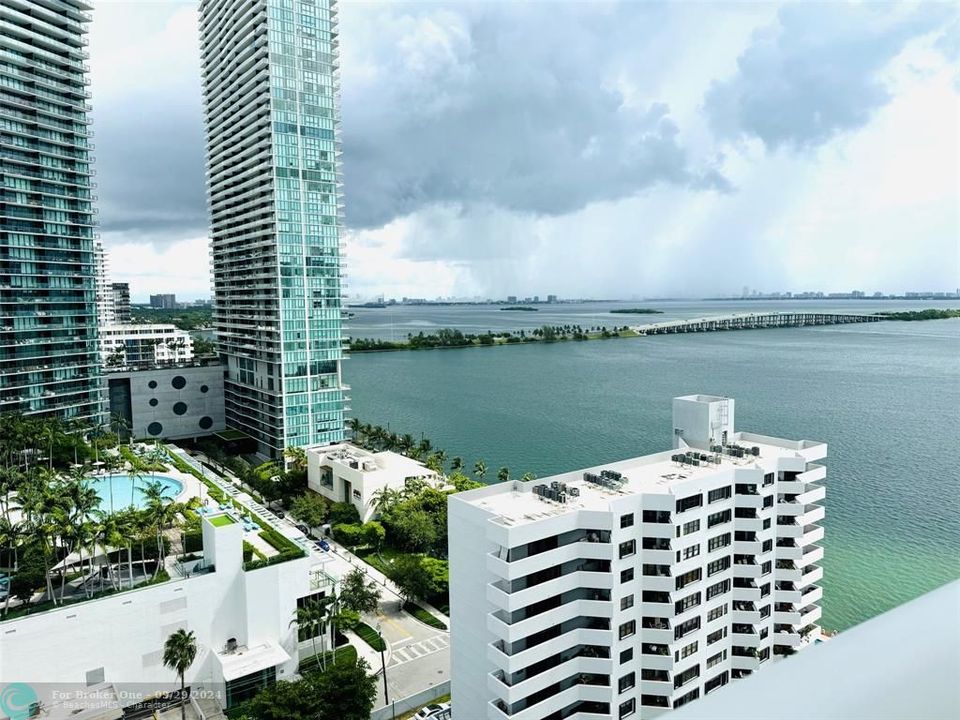 Active With Contract: $4,100 (2 beds, 2 baths, 1363 Square Feet)