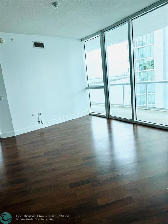 Active With Contract: $4,100 (2 beds, 2 baths, 1363 Square Feet)