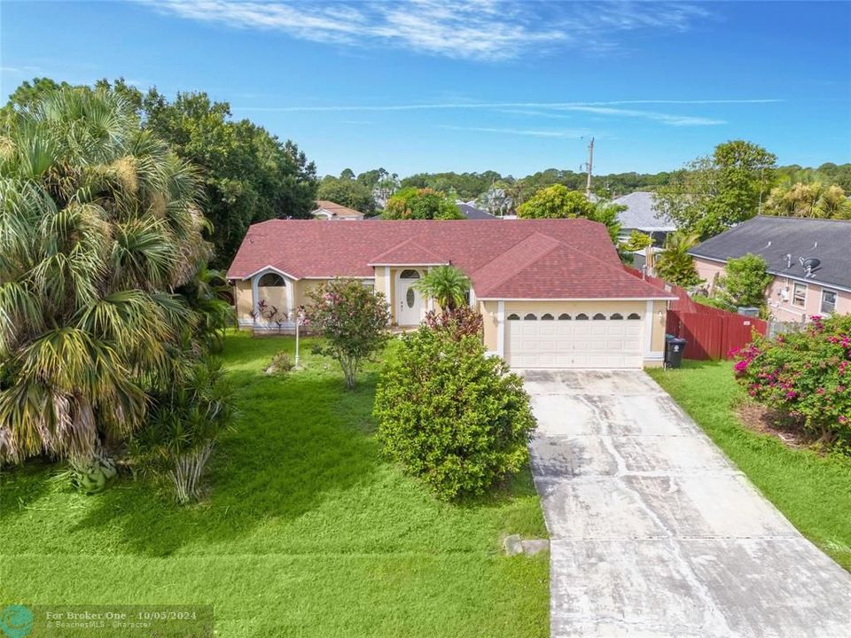 Active With Contract: $360,000 (3 beds, 2 baths, 1508 Square Feet)