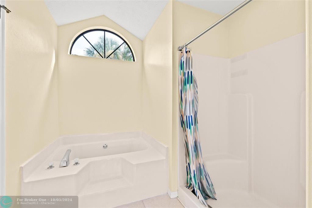 Active With Contract: $360,000 (3 beds, 2 baths, 1508 Square Feet)