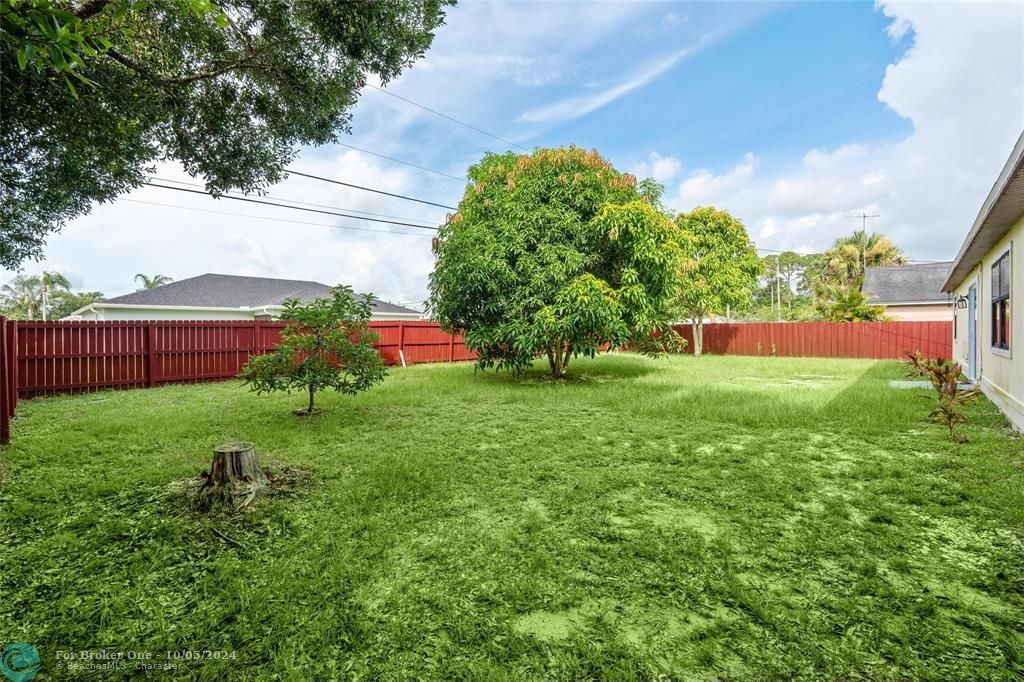 Active With Contract: $360,000 (3 beds, 2 baths, 1508 Square Feet)