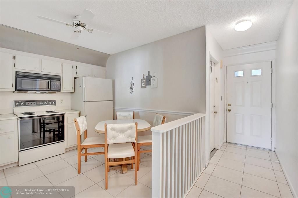 For Sale: $309,000 (2 beds, 2 baths, 1227 Square Feet)