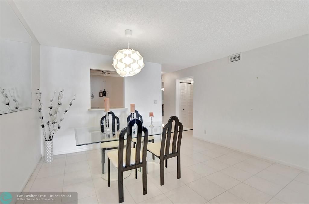 For Sale: $309,000 (2 beds, 2 baths, 1227 Square Feet)