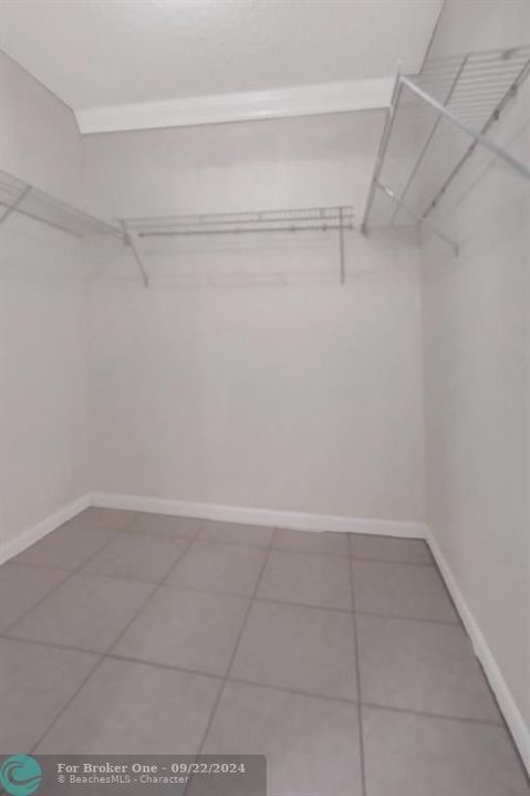 For Sale: $309,000 (2 beds, 2 baths, 1227 Square Feet)