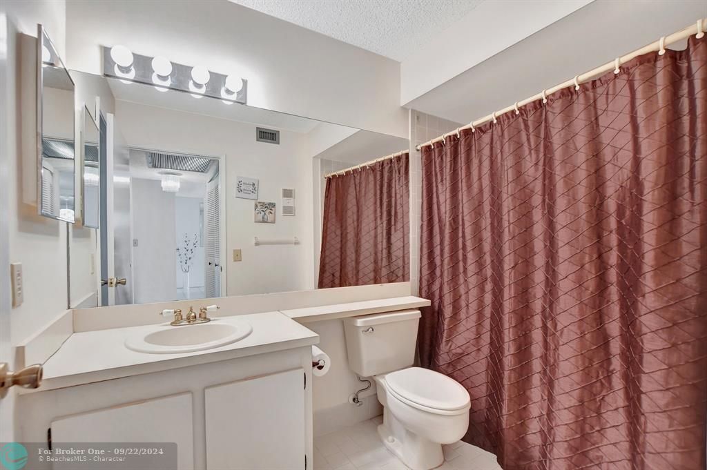 For Sale: $309,000 (2 beds, 2 baths, 1227 Square Feet)