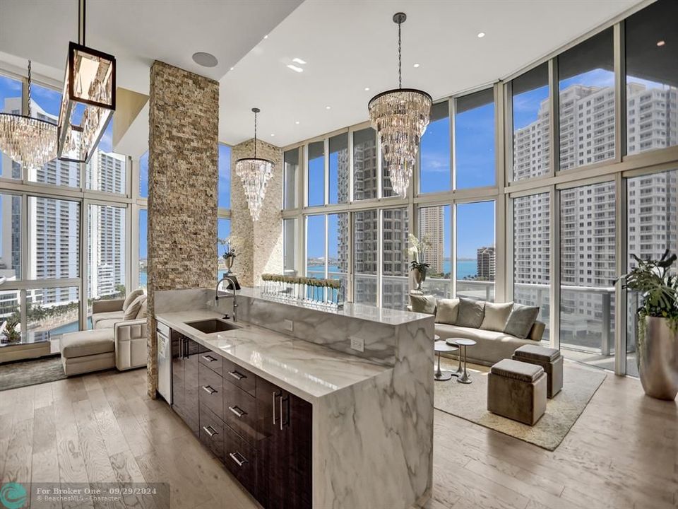 Active With Contract: $2,000,000 (2 beds, 2 baths, 1977 Square Feet)